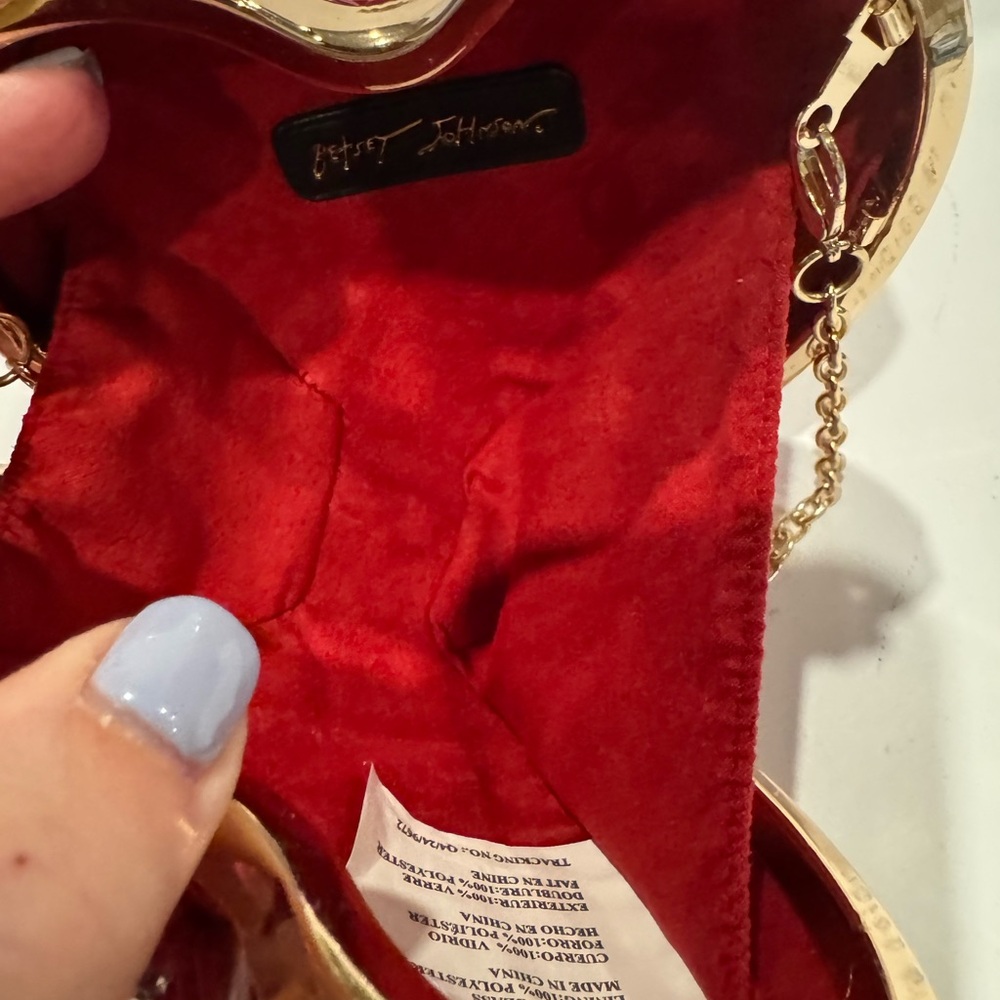 Betsey Johnson Heart Shaped Red Clutch with Gold Chain - Picture 5 of 5